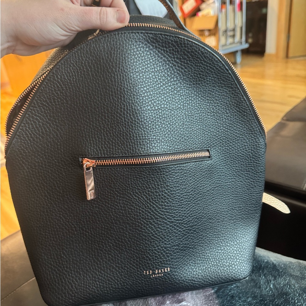 Ted Baker Jarvis Rugsack
EXCELLENT CONDITION
USED less than 5 times - Picture 4 of 5